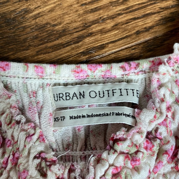 Urban outfitters floral tank - Picture 2 of 2